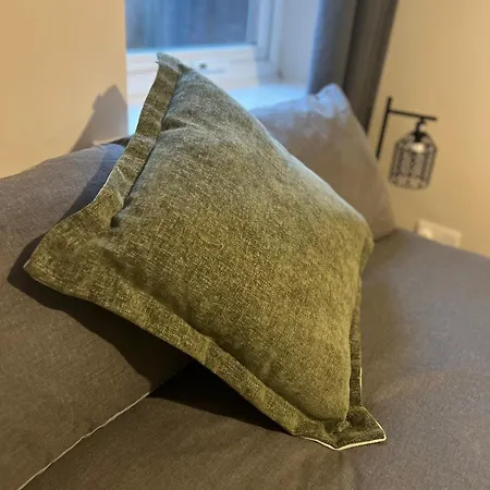 Stylish Modern Flat Calm And Comfortable ブリストル