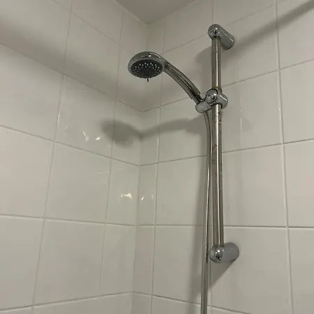 Stylish Modern Flat Calm And Comfortable ブリストル