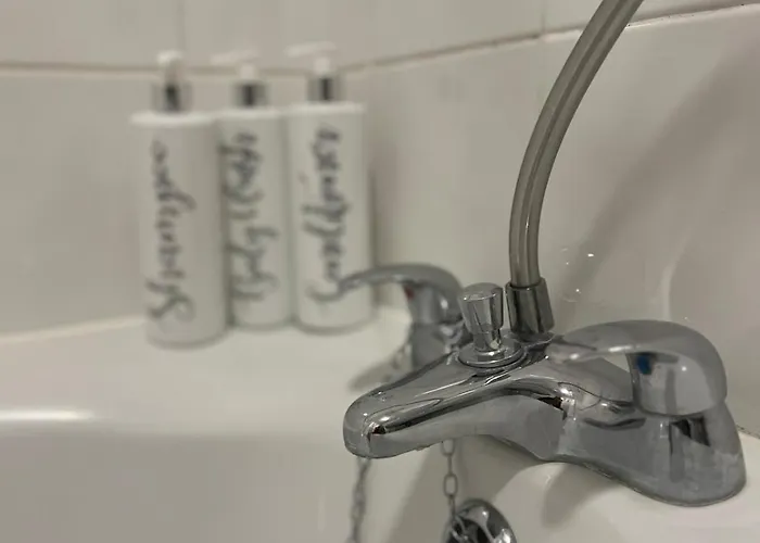 Stylish Modern Flat Calm And Comfortable Μπρίστολ