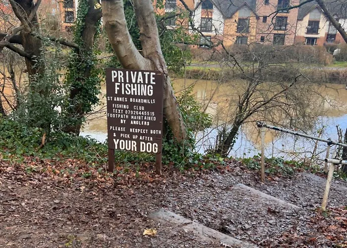 Stylish Modern Flat Calm And Comfortable Bristol